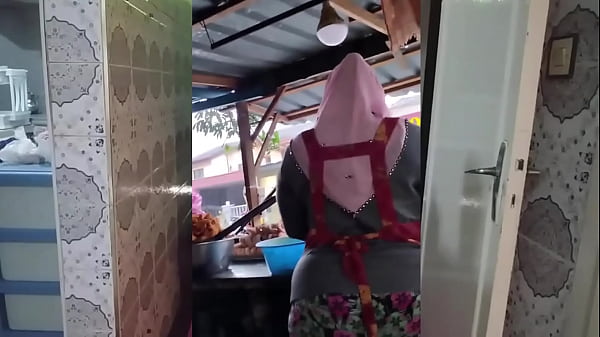 Ibu-ibu Muslim Montok Siap Digoyang