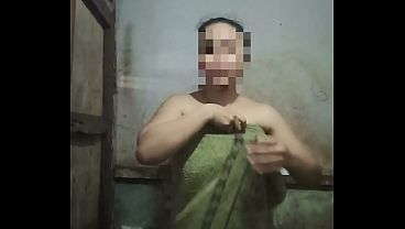 Pengen Mandi Sambil Ngentot Bareng Kamu, Basah-basahan Nikmatin Sensasi Panas.