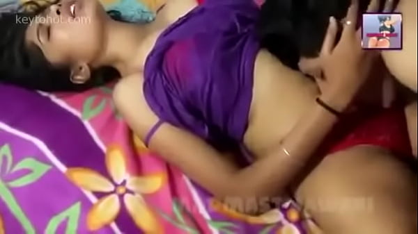 Desi Cewek India Siap Digoyang, Bibir Merah Basah Minta Perhatian.