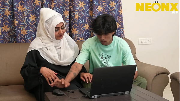 Hijab Cewek Ketahuan Bokep Sama Kakak Tiri Pas Lagi Mainin Diri Sendiri