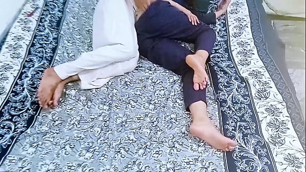 Desi Lugu Lugu Manis Nahan Ngewe Pertama, Cewek Kampung Desi Ngerasain Kontol Pertama