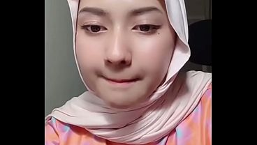 Ngemong Jilbab Live, Crot Di Dalem Dalem.