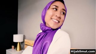 Cewek Arab Berhijab Digebukin Tanpa Izin Ortu